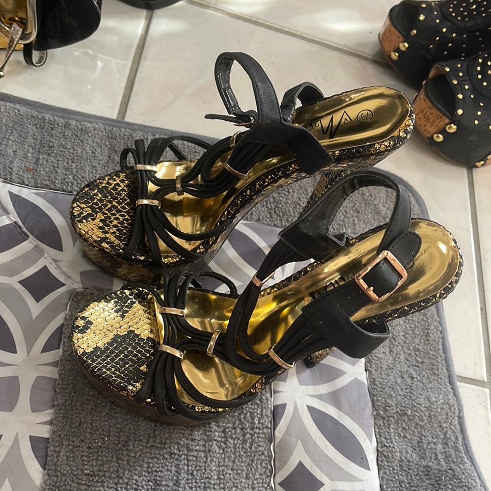 Mochi brand size 7:5 heels